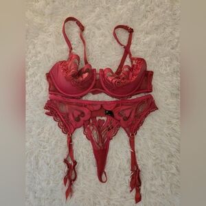Honey Birdette Red Heart Set 38D